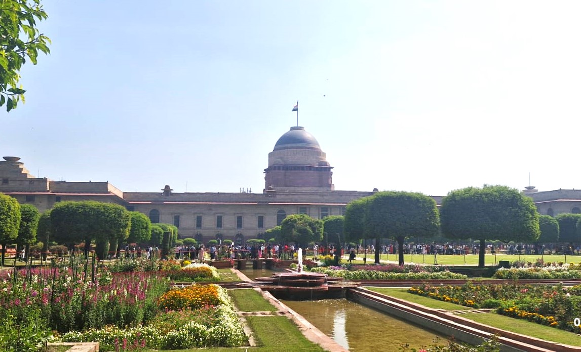 Rashtrapati Bhavan Gardens, Delhi – Fireworks with Flowers