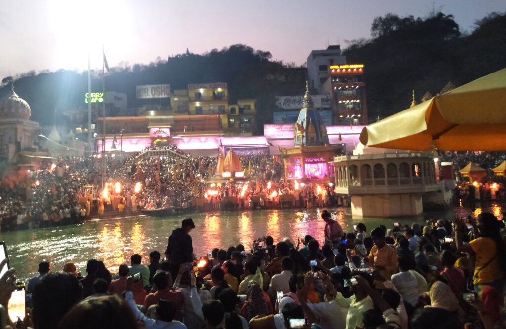 Priests performing Ganga Aarti at Har Ki Pauri in the evening