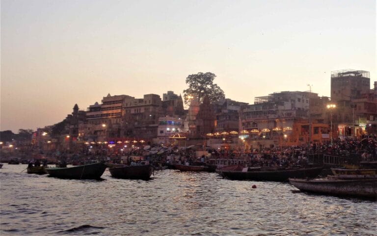 Walking through Kashi after modernization felt like stepping into a city that has grown wider and brighter, yet still carries the same timeless soul. This is my journey through New Kashi.