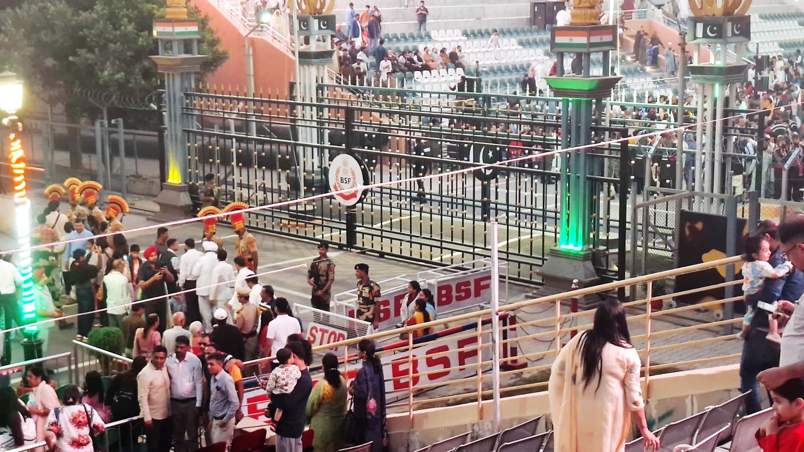 Wagah Border – Where India and Pakistan Compete in a Battle of Voices